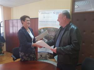podpis gradbene pogodbe za obnovo muzejske hiše v Semiču  2